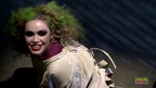 'Joker's Wild' threesome romp