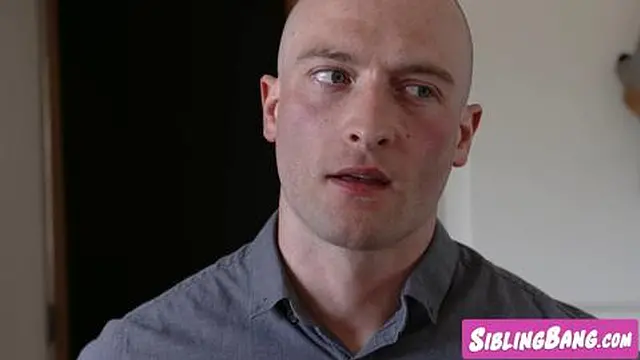 Blonde Vienna Rose and April Aniston pleasure me while borrowing my laptop