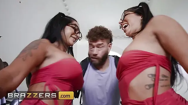 Lookalike Besties Swap &mdash;  Suck & Fuck Jasmine Sherni &mdash;  Yasmina Khan / Brazzers