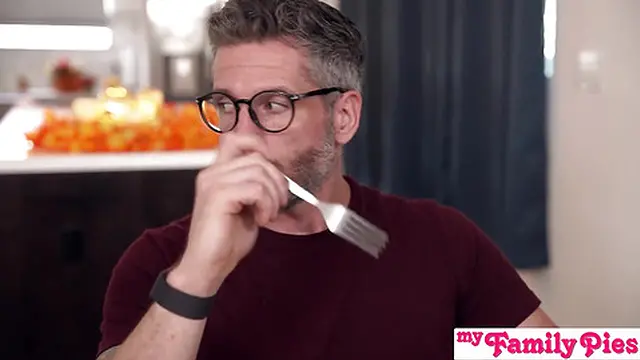 Demi Hawks & Liz Jordan Infuse Thanksgiving Dinner With Spirit of Pussy